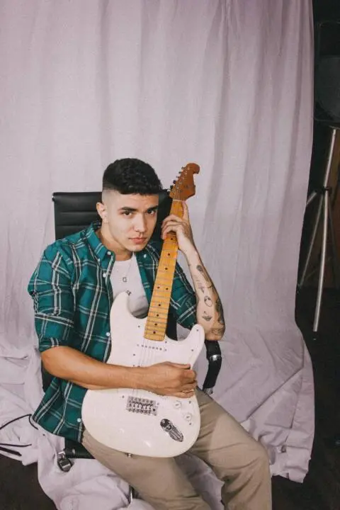 Vithor Vasco lança o seu mais novo hit “Vem Sentar de Novo”