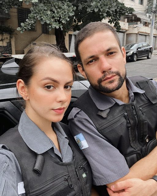 Yasmim Sant’anna junto do elenco prestigia seu novo trabalho no filme Nação de Rafael Silva