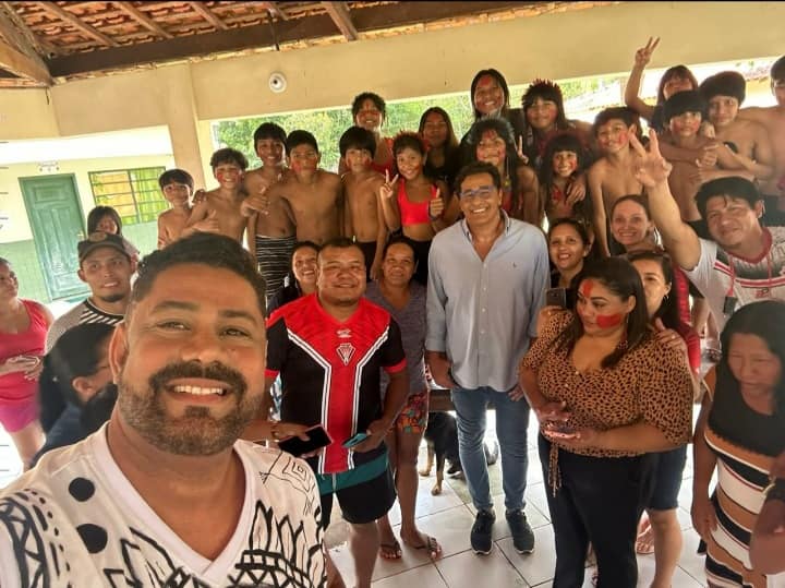 VALDSOM BRAGA e LUCIANO SZAFIR passeiam na aldeia KYIKATÊJÊ