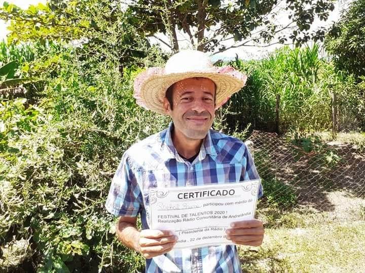 Comediante Raphael Bruno terá os vídeos exibidos na TV Suruí