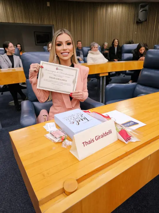 Thaís Giraldelli recebe prêmio “Mulheres de Destaque” na Câmara Municipal de São Paulo