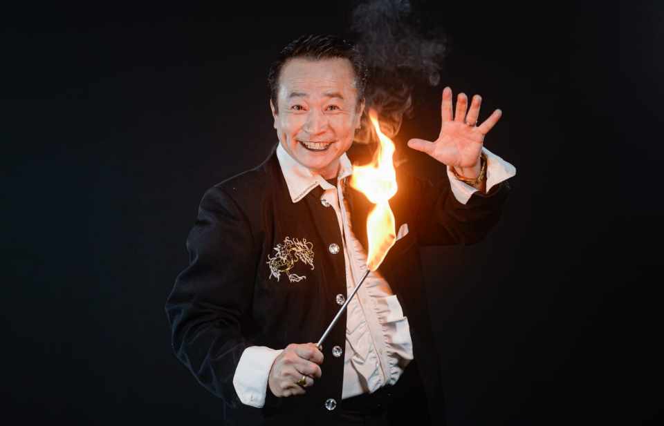 Ossamá Sato estreia seu espetáculo de Mágica & Ilusionismo