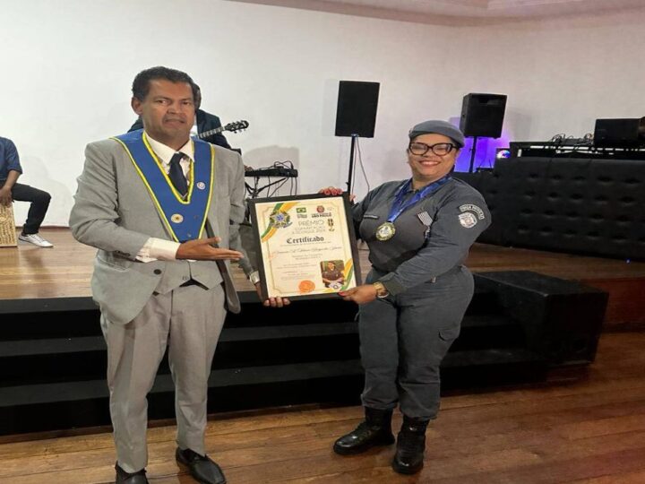 Romildo dos Santos homenageia o Batalhão de Polícia,  em São Paulo