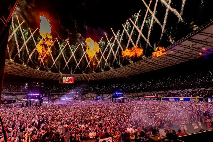 Henrique & Juliano arrastam multidão ao Mineirão em único show do ano na capital mineira