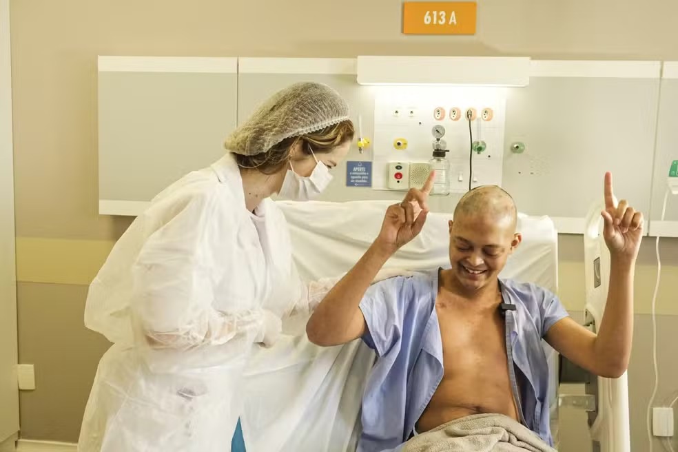 Mater Dei Santa Genoveva celebra a realização do 100º transplante de medula óssea