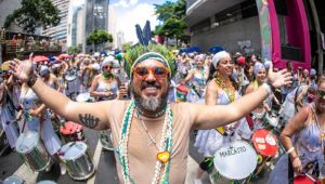 Nosso Carnaval Praia Buritis fecha com estrelas da folia de BH