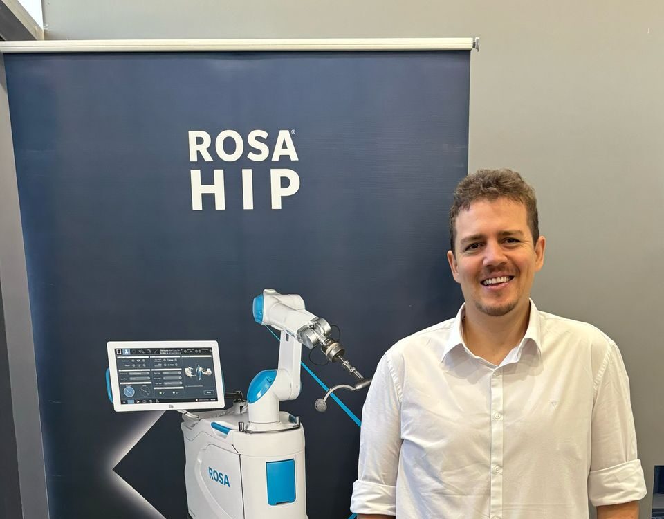 Prótese de quadril com tecnologia robótica e os benefícios para o paciente