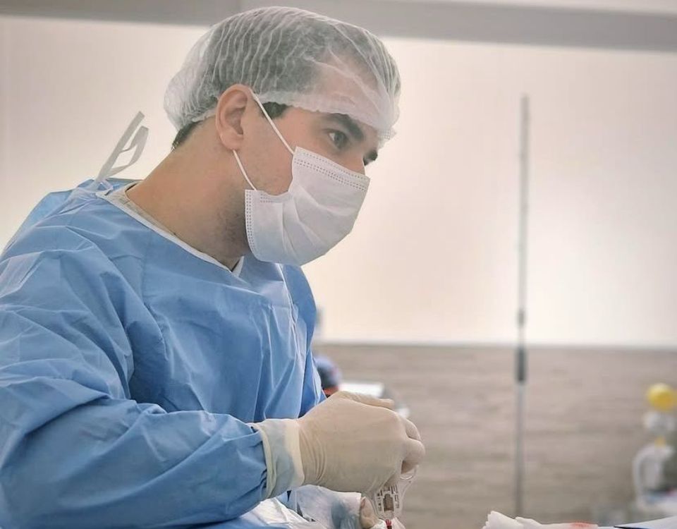 Governador Tarcísio passa por ablação de nódulo na tireoide; entenda o procedimento