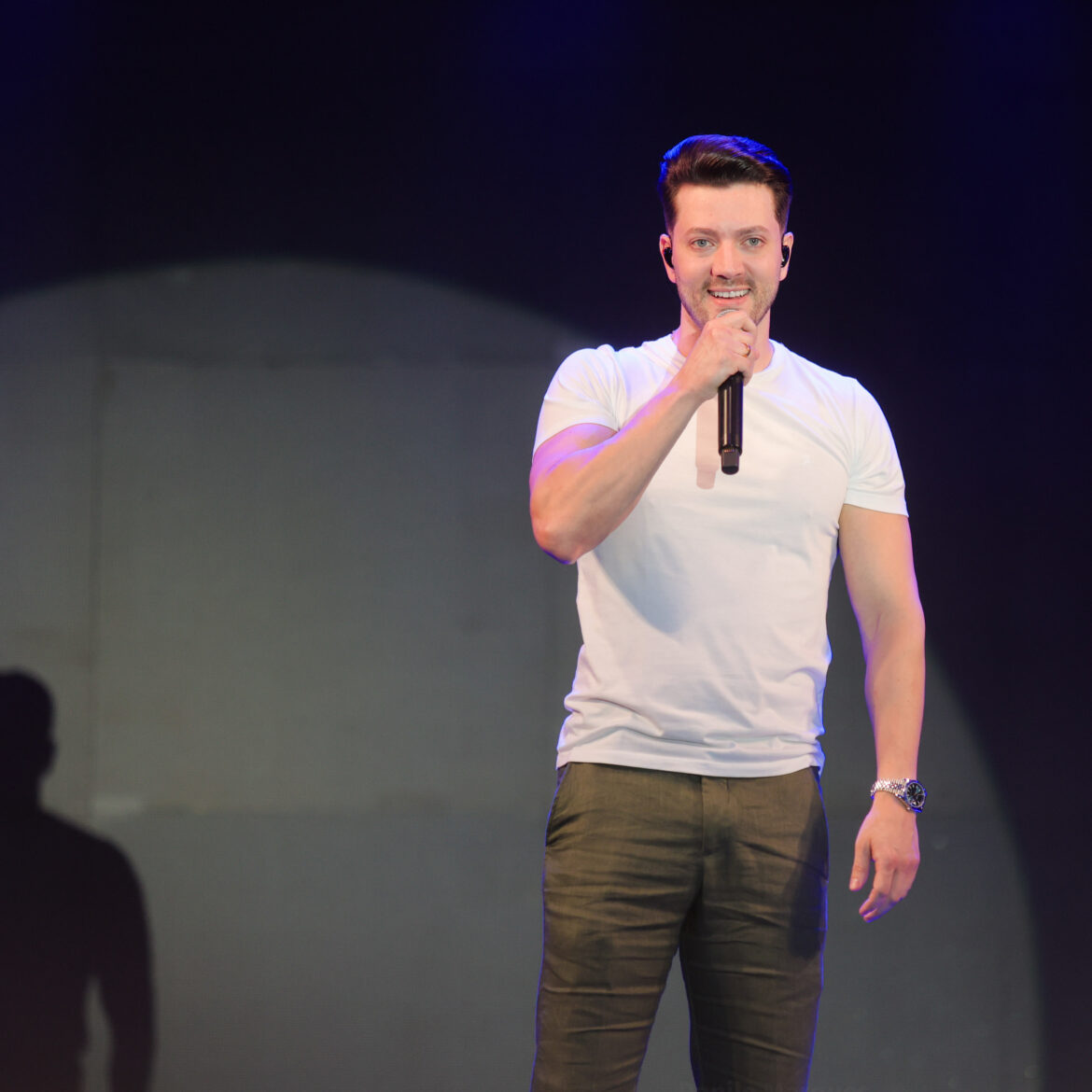 Evandro Jr. participa do Programa Band Mulher nesta sexta (24)