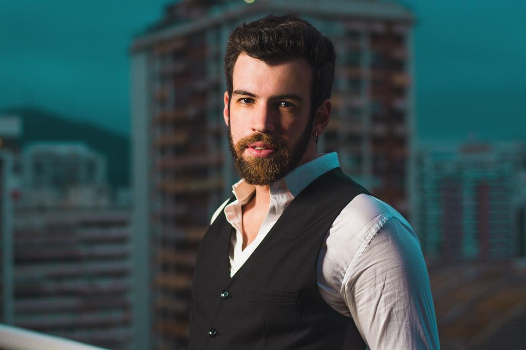 O espetáculo Lucas Toledo “Não Pisque – Ilusionismo” é neste sábado