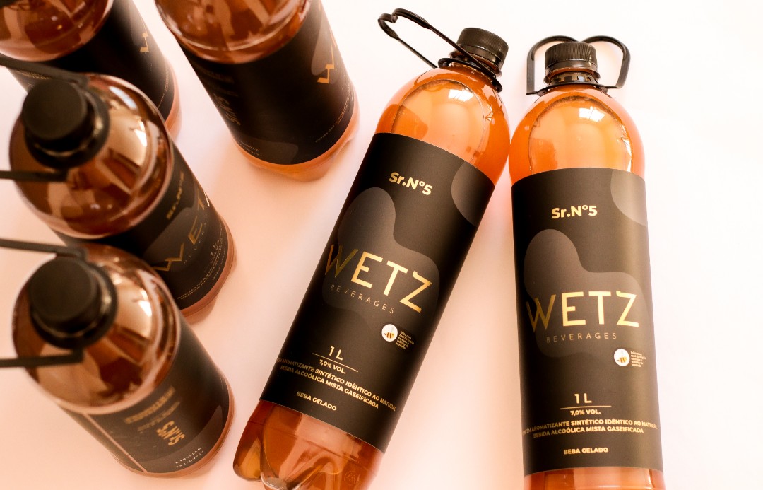 Engenharia Química garante estabilidade industrial de drinks prontos da Wetz