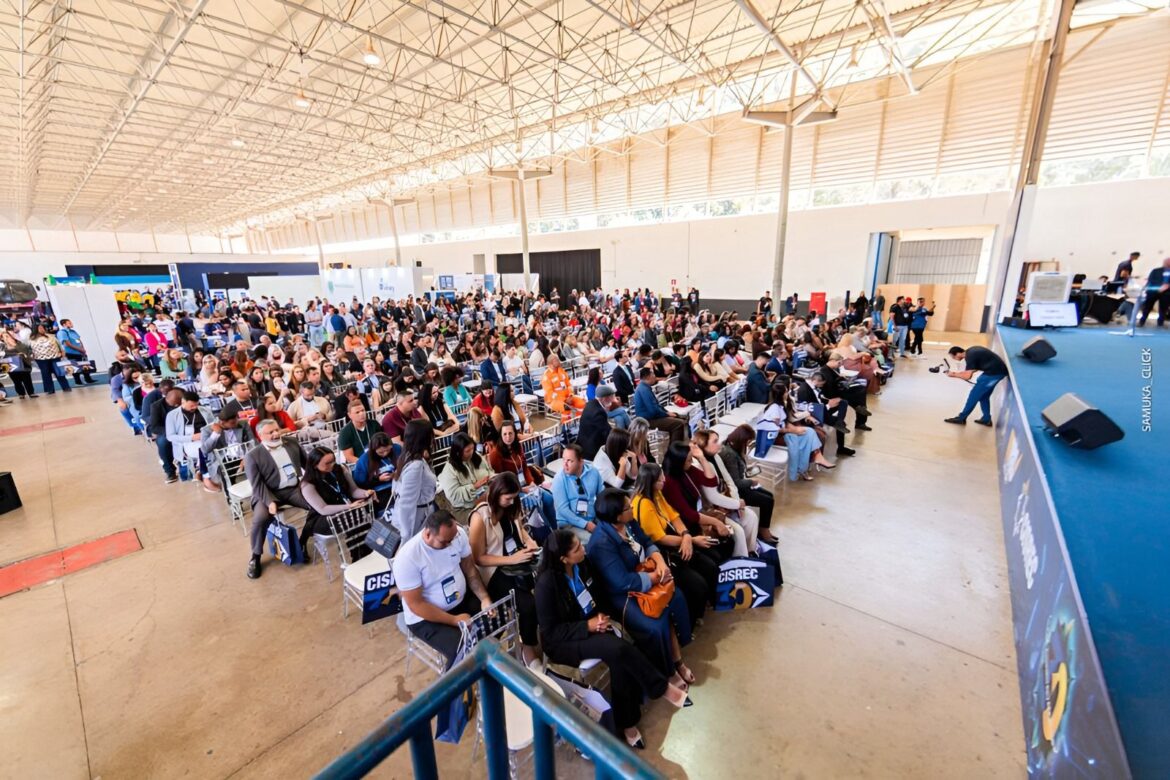 Feira de gestão pública reúne 25 municípios em Vespasiano nesta semana para debater o futuro das administrações