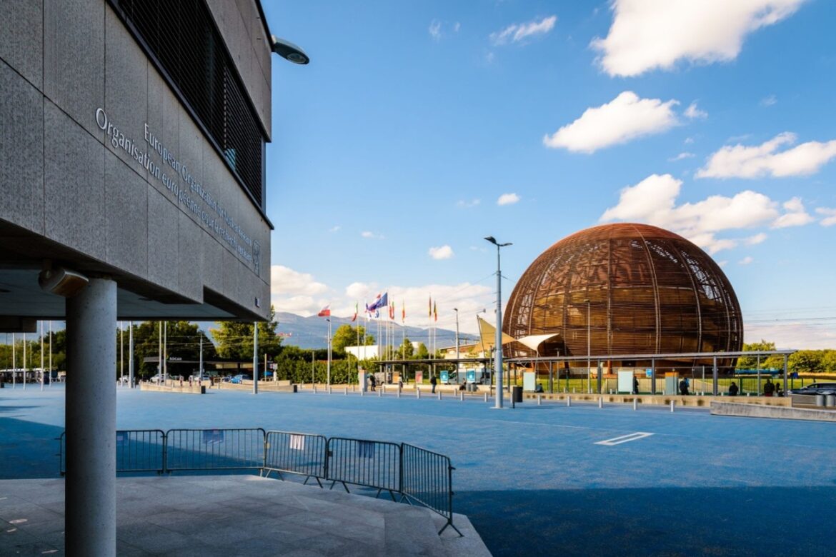Professor do Gabarito participa de imersão científica no CERN, na Suíça