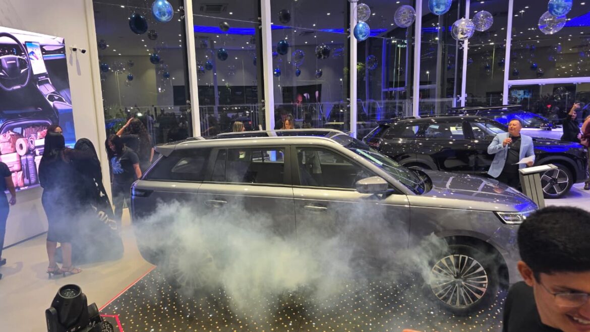 Com preço especial de R$ 159.990, Jaecoo 5 supera meta com mais de 10 unidades vendidas na estreia da Kazza Motors, em Salvador